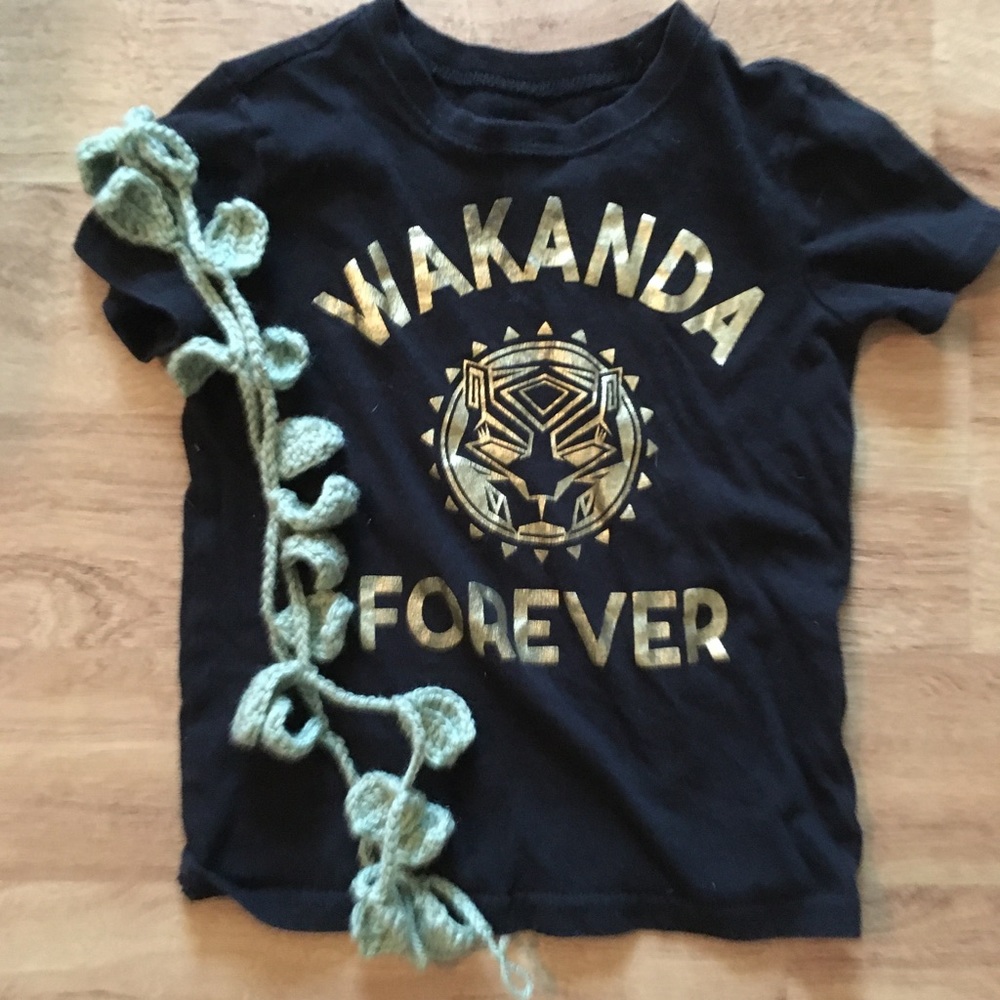 🌷Black Panther Superhero Black Tshirt XS (4/5)🌷